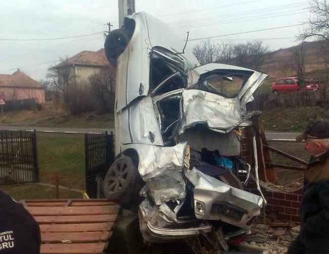Accident spectaculos într-o localitate din judeţul Cluj