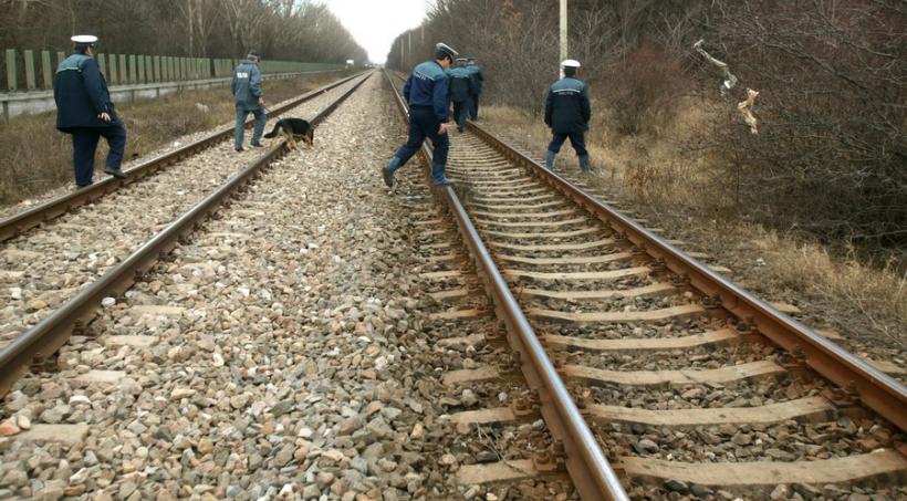 Braşov - Trei indivizi care furau o şină de tren, arestaţi