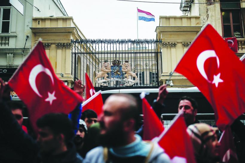 Șoc diplomatic: Turcia declară război Olandei