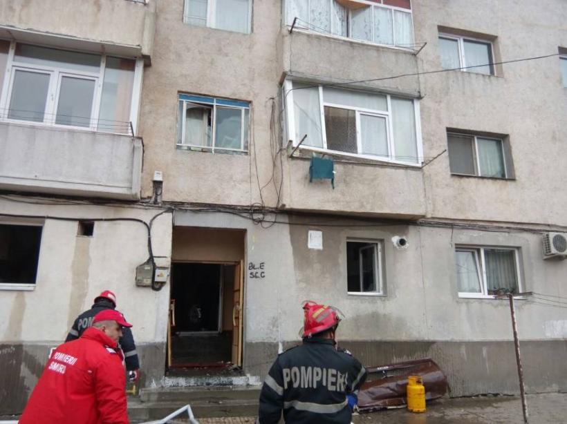 Constanţa: Explozie într-un bloc de apartamente provocată de o acumulare de gaze