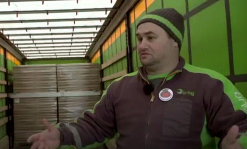 Şoferii de TIR din România, exploataţi la sânge de companiile care deservesc retailerul Ikea