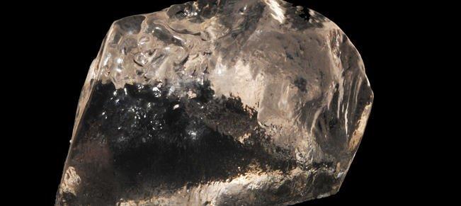 Un diamant uriaş, de 709 carate, a fost descoperit de un pastor din Sierra Leone