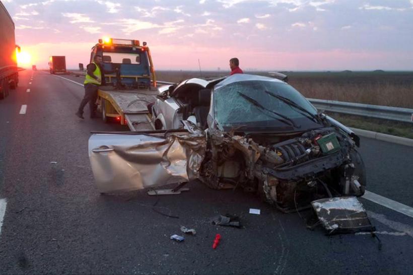Angajat al Poliţiei de Frontieră Arad, beat şi fără carnet, a provocat un accident rutier grav