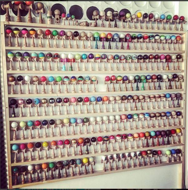 CRBL are acasă peste 230 de jucării kendama 18571090