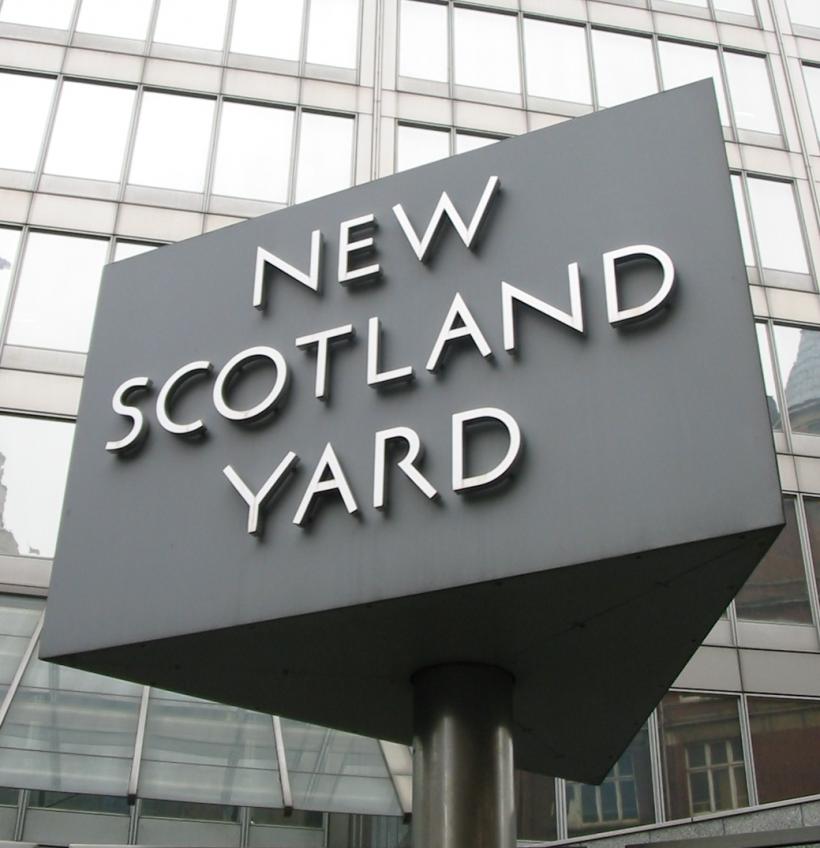 Poliţia britanică a efectuat şapte arestări în raiduri având legătură cu atacul de la Parlament