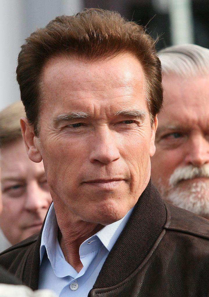 Arnold Schwarzenegger l-a criticat pe Donald Trump și l-a asemănat cu un om din Epoca de Piatră