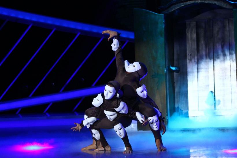 Acrodance cu măști, cor african, pictură pe sticlă, dans irlandez, la „Next Star” 18571768