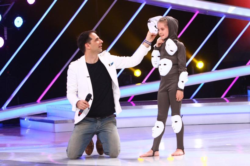 Acrodance cu măști, cor african, pictură pe sticlă, dans irlandez, la „Next Star” 18571771