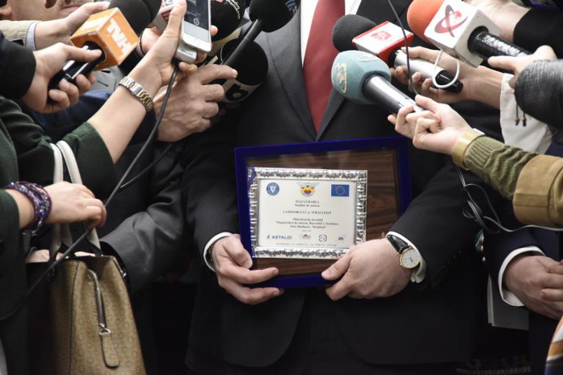 GALERIE FOTO - Ultimele două staţii care lipseau pentru finalizarea Magistralei 4, Laminorului şi Străuleşti, date în circulaţie.Cum arată 18572023