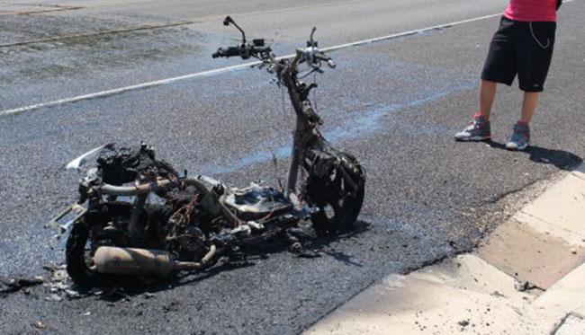 Suceava - Un adolescent a furat un moped dar care a luat foc în timp ce încerca să-l pornească