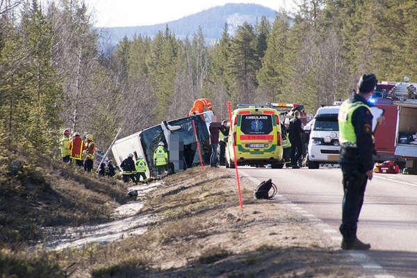 Un autobuz cu elevi, implicat într-un accident rutier în Suedia: trei morţi