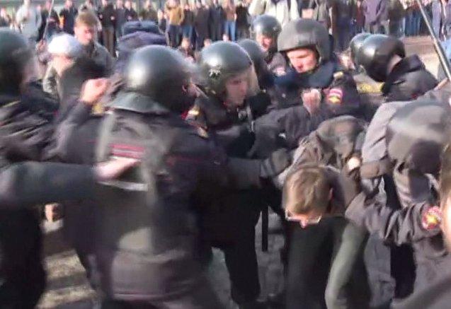 Rusia: Circa 30 de manifestanţi ai opoziţiei au fost arestaţi la Moscova