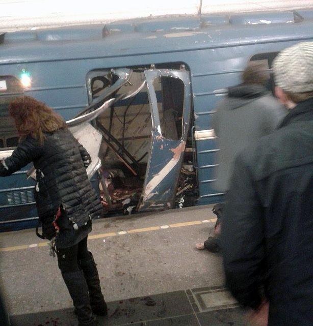 Explozie în metroul din Sankt Petersburg - O bombă neexplodată găstită într-o altă stație