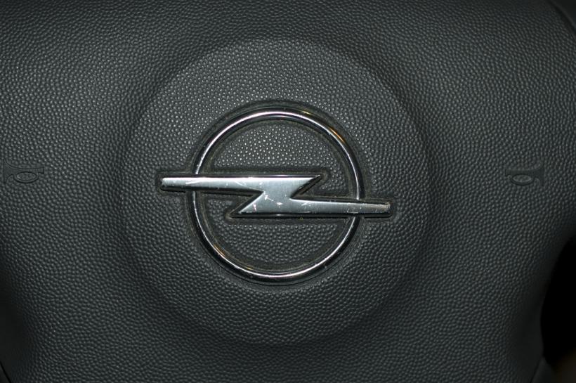 Opel România recheamă în service 90 de maşini; piesele vor fi disponibile în luna mai