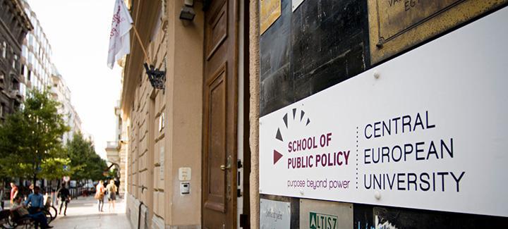 Praga şi Viena, dispuse să găzduiască universitatea creată de George Soros la Budapesta