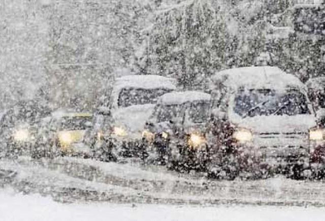 Circulație în condiții de iarnă în Pasul Tihuța