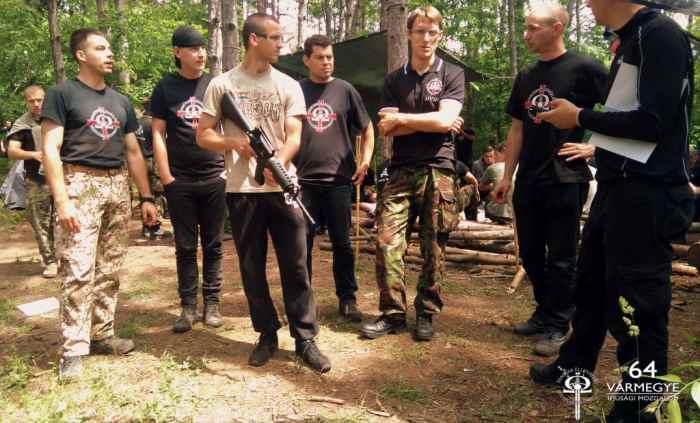 Mişcarea de Tineret 64 de Comitate (HVIM) din Transilvania are un caracter fascist, xenofob şi rasist