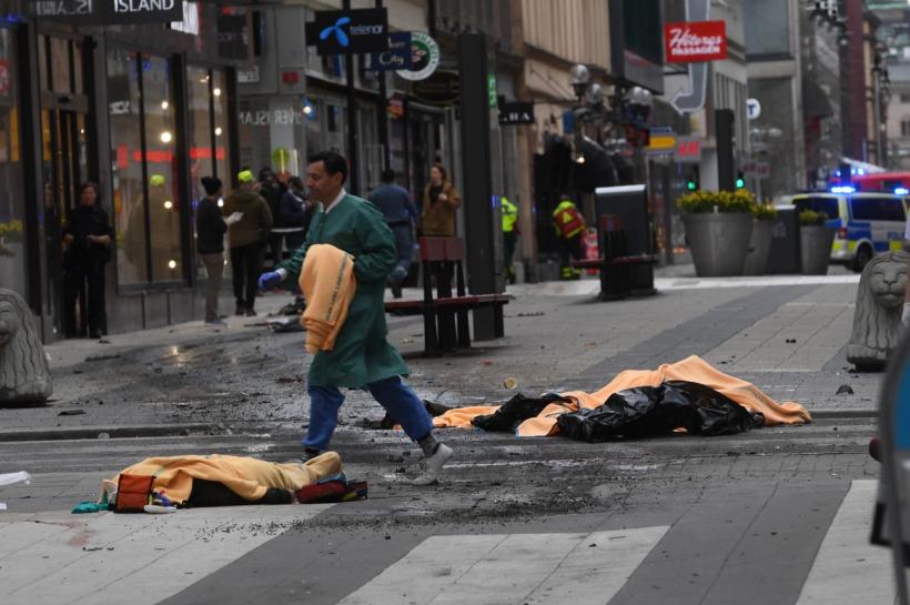 Terorism la Stockholm: 'Suedia a fost atacată', afirmă premierul Stefan Löfven