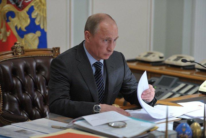 Vladimir Putin a convocat Consiliul de Securitate al Federaţiei Ruse după atacul aerian american în Siria