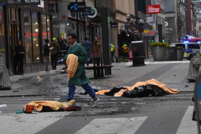 Poliția a găsit explozibili în camionul folosit în atacul de la Stockholm