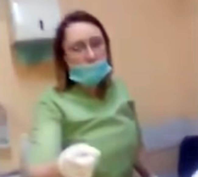 VIDEO - O mamă, nemulțimită că fiul autist nu este tratat de medicul SJU Ploiesti, a filmat toată scena