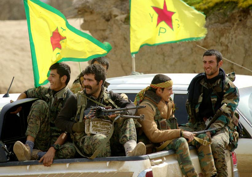 O forţă antijihadistă formată din kurzi şi arabi se află la porțile principalului bastion al SI în Siria
