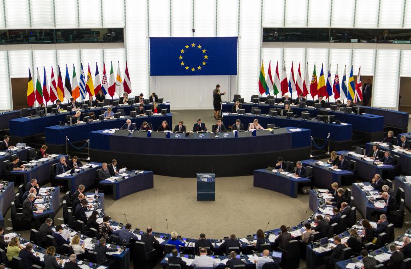 Uniunea Europeană cere Turciei să caute un consens național după referendum