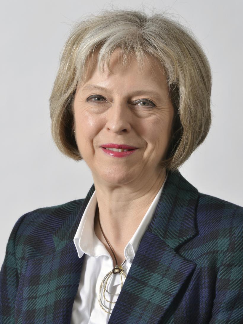 Theresa May vrea să organizeze alegeri anticipate