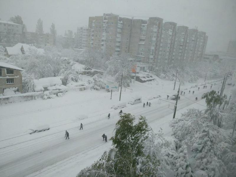 GALERIE FOTO - La Chișinău este dezastru, tot orașul este acoperit cu un strat gros de zăpadă