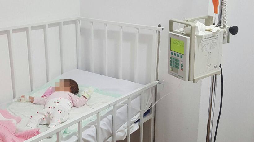 Fetița de numai o lună a lui Cristian Sabbagh, în stare gravă după ce i-a fost administrat un medicament pentru răceală