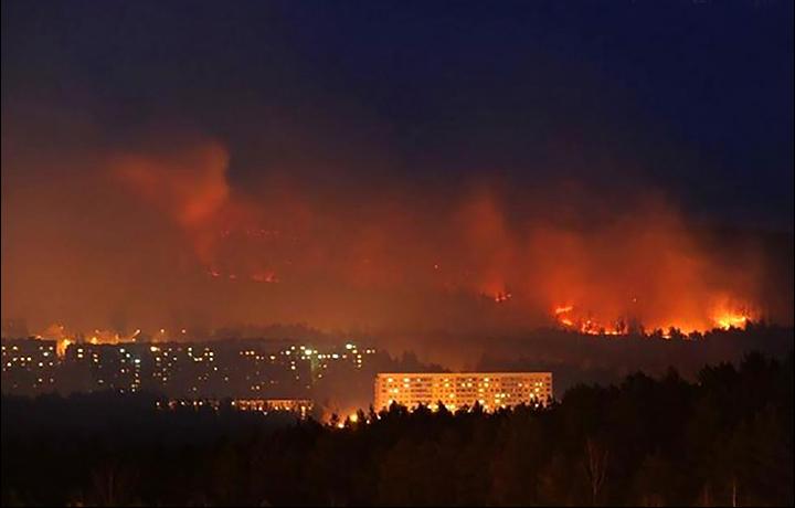 Un incendiu de pădure amenință un oraș siberian unde se produce plutoniu pentru arme nucleare