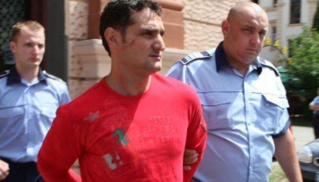 Braşov: Liderul unei grupări infracţionale, care a fost prins în Spania, a ajuns în România