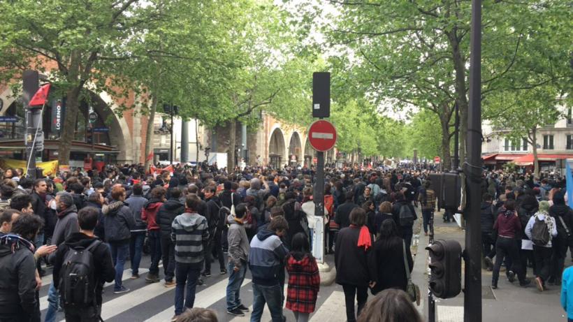 Franţa: Ciocniri între manifestanţi şi poliţişti în timpul unei defilări de 1 Mai la Paris