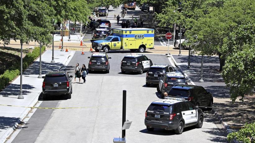 Atac cu sânge rece la Universitatea Texas. Un student a fost ucis şi alţi trei sunt răniţi grav