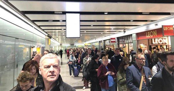 Bagaj suspect la Heathrow, unul dintre cele mai mari aeroporturi din lume