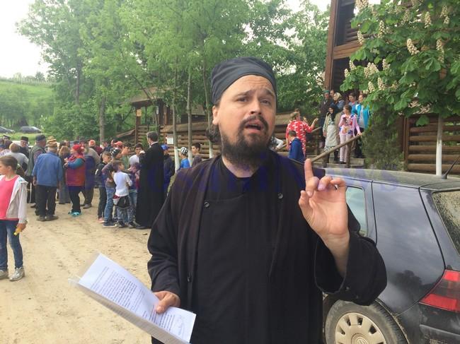 Scandal într-o biserică din Botoșani. Un preot a fost suspendat din funcție