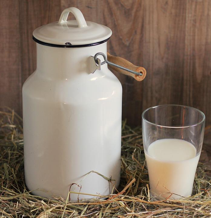   ANPC a constatat abateri în 60% din cazuri la comercianţii de lactate. Amenzi de peste un milion de lei