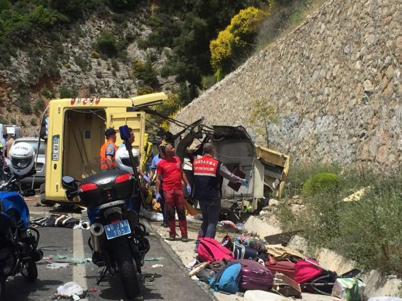 Cel puțin 20 de persoane și-au pierdut viața în Turcia după ce un autocar s-a răsturnat