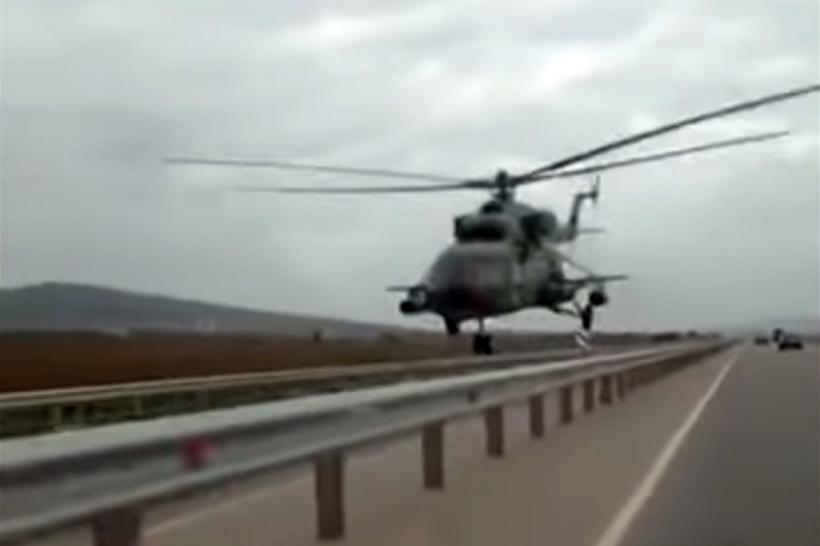 VIDEO - în Cecenia elicopterele zboară pe lângă mașinile de pe autostradă
