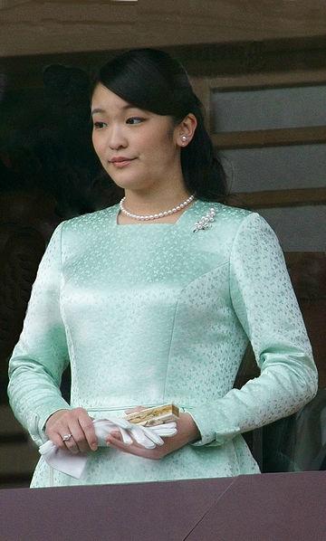 Prinţesa Japoniei renunţă la titlu pentru a se mărita cu un muncitor