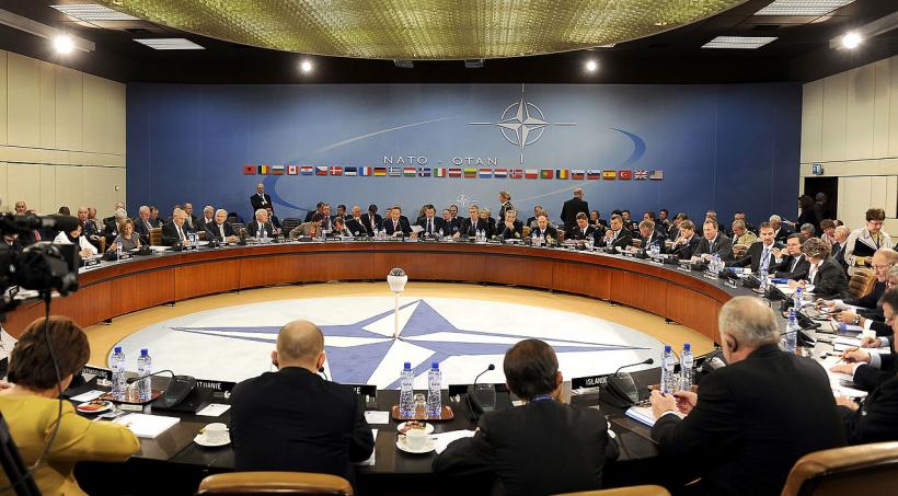NATO a decis să adere oficial la coaliţia internaţională contra grupării Statul Islamic