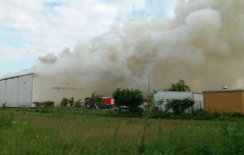 Dezastrul de la depozitul de arhive Dărăști: În incendiu au ars contracte de credit de milioane de euro!