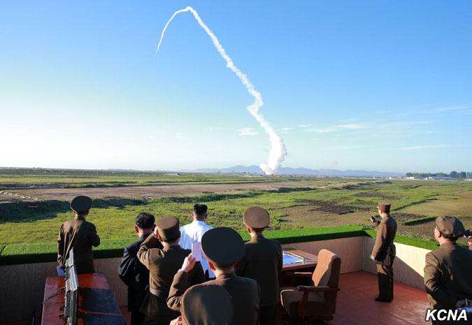Coreea de Nord spune că a lansat ”cu succes” un nou tir cu rchetă