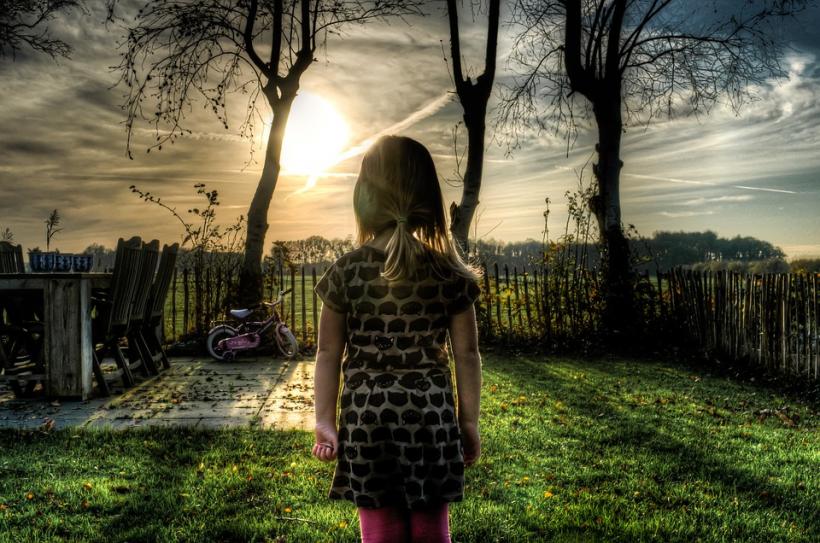România este pe locul 52 în lume cu privire la copiii lipsiţi de copilărie