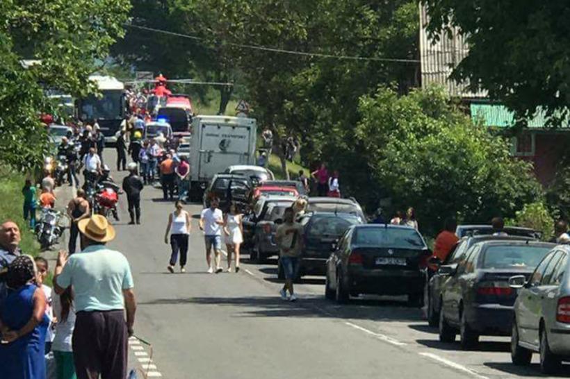 Mureş: Accident între un autocar cu turişti din Ungaria şi un motociclist, la Sărăţeni