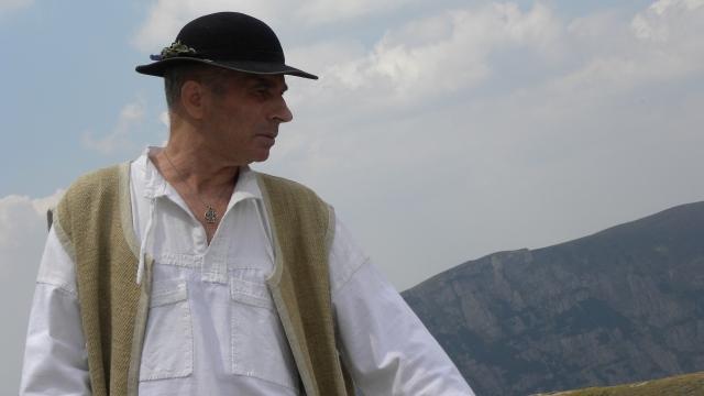 Povestea lui Grigore Leșe sau cum a ajuns un cercetător al folclorului vedetă națională