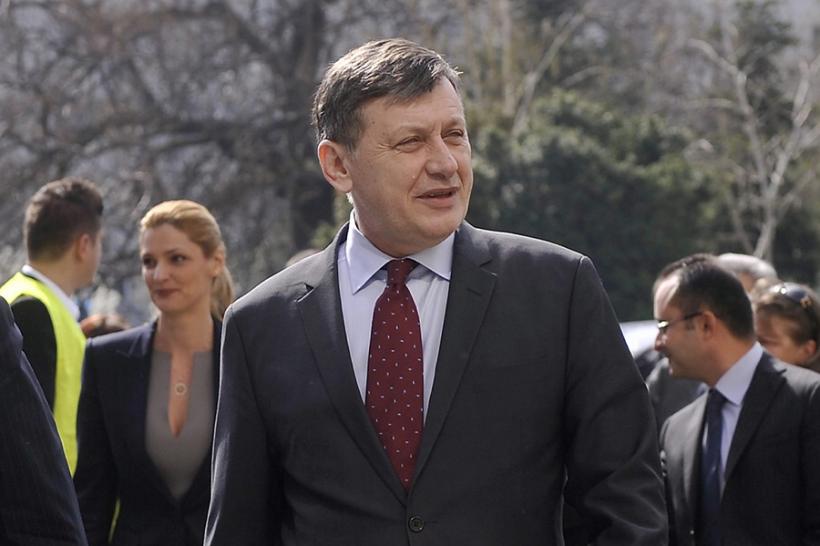 Crin Antonescu: Orban ar fi o variantă greşită pentru PNL, Buşoi e pregătit să fie prim-ministru