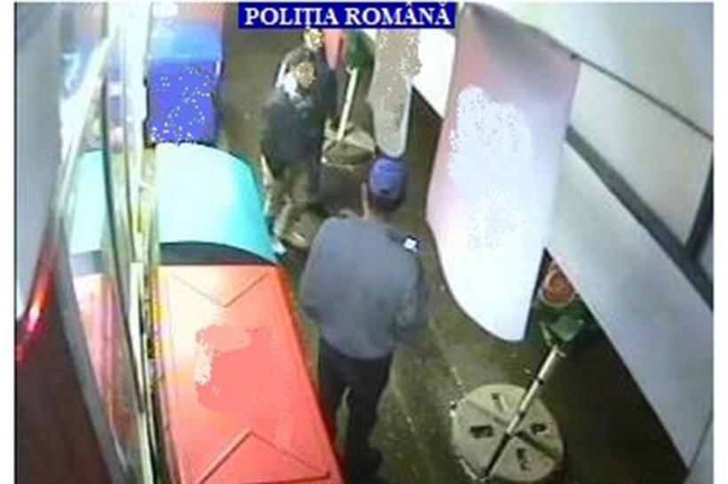 Buzău - Polițiștii au identificat doi tineri care jefuiau persoanele aflate în stare de ebrietate