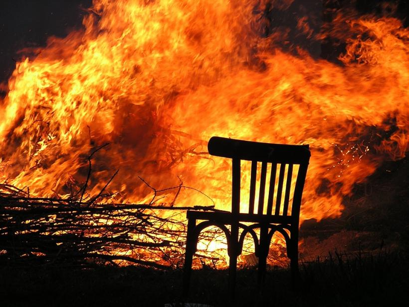 Suceava: Imobil incendiat intenţionat la Rădăuţi