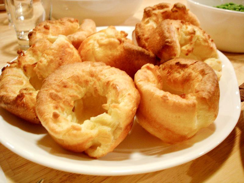 REŢETA ZILEI: Yorkshire Pudding (reţetă Jamie Oliver)